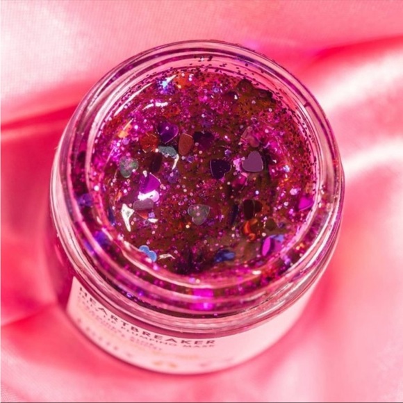 TRULY HEARTBREAKER LIP PLUMPING MASK - Picture 4 of 4